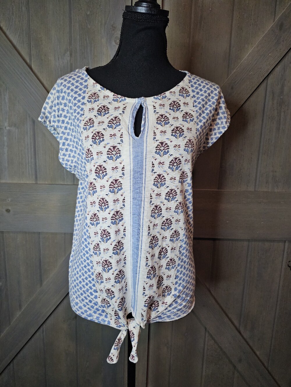 Lucky Brand Blue Floral Tie Front Keyhole Blouse sz Small
